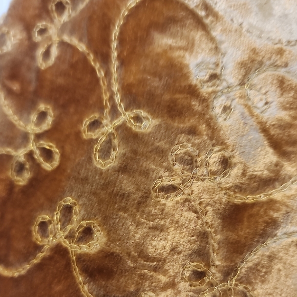 Luxurious Pair Of Velvet Holiday Stockings - Red and Gold. - Picture 7 of 10